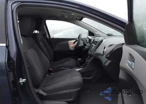 2015 Chevrolet Sonic Lt Auto z USA, uszkodzony, nr VIN 1G1JC6SGXF4205781